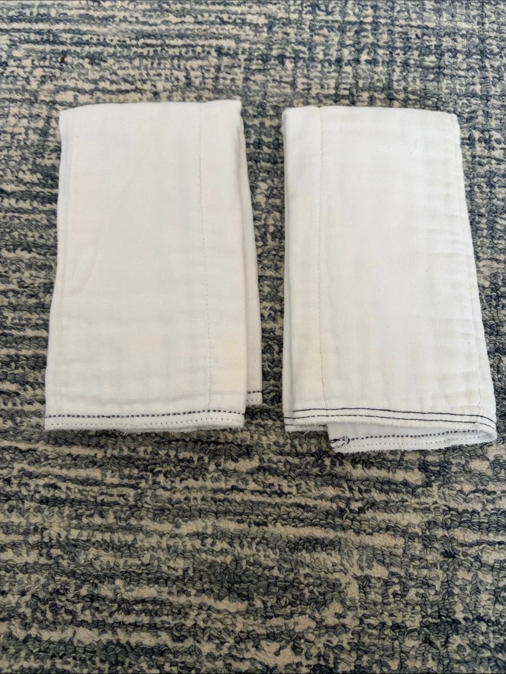 Burt Bees+ 8pc baby bib and White Burp Cloths bundle